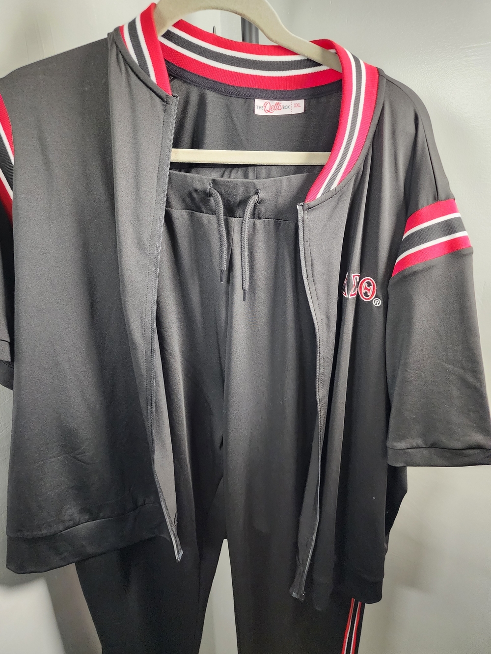 Women's Black & Red Relaxed Pantsuit Set